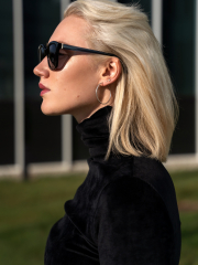 DSC07211 veliūrinis juodas golfas