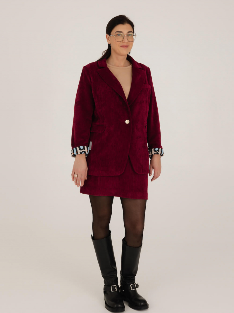 Velvetinis švarkas su sagomis