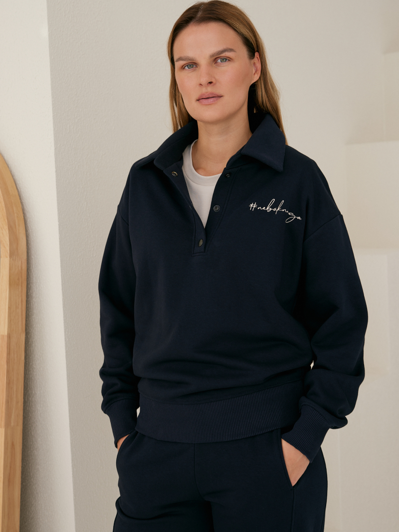 Polo stiliaus džemperis, tamsi mėlyna